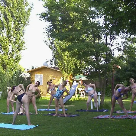 Village de vacances Angela Farm Naturista Camping & Bungalowpark *