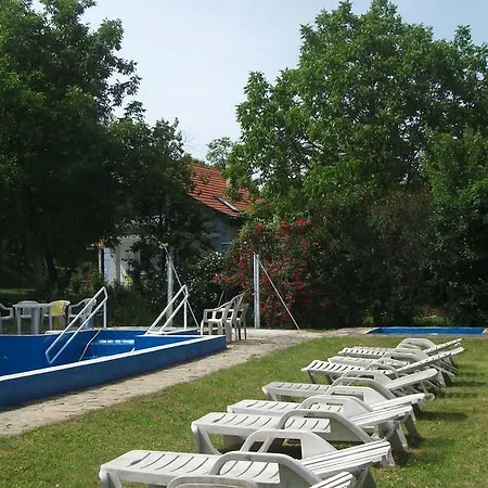 Üdülőpark Angela Farm Naturista Camping & Bungalowpark